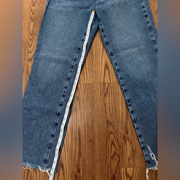 Zara Medium Wash Classic Blue Denim Jeans Women’s - 4 - Picture 4 of 4
